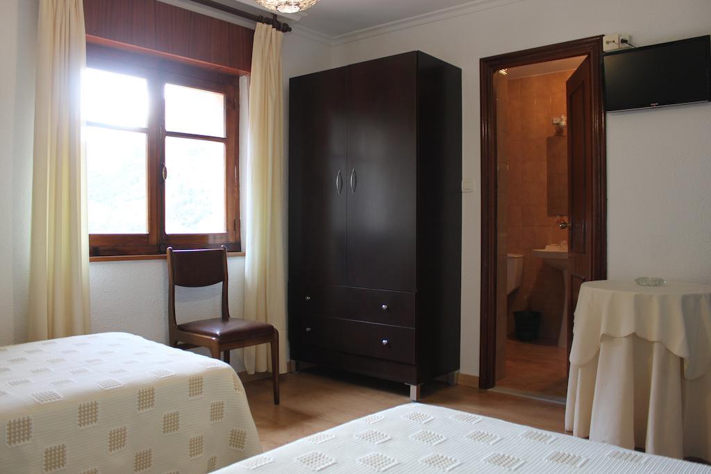 Hostal Monte Rio Hotel Trescares Room photo