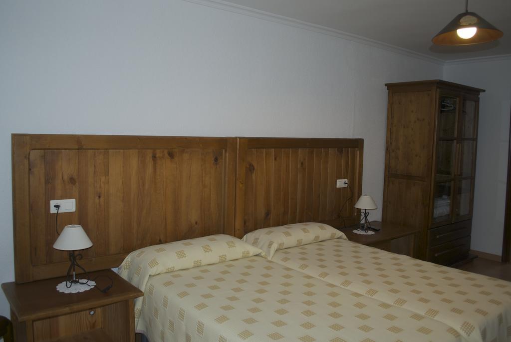 Hostal Monte Rio Hotel Trescares Room photo